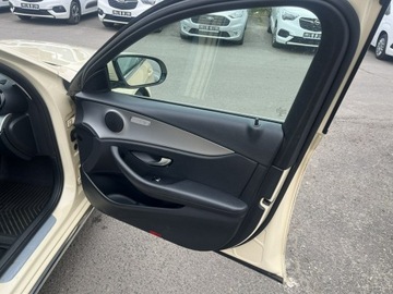 Mercedes Klasa E W213 2019 Mercedes E 220 Automat Bogate wyposażenie 2019, zdjęcie 12