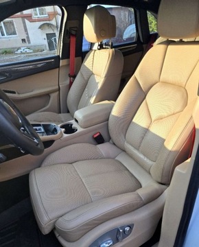 Porsche Macan SUV Facelifting II 2.9 S 380KM 2022 Porsche Macan Perlowykolor Skora Bogata wersja wyposazenia 2.9 Benzyna, zdjęcie 4