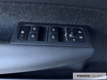 Volvo XC40 Crossover 1.5 T3 163KM 2020 Volvo XC 40 XC40 T3 Momentum Pro aut, Pakiet Park, zdjęcie 22