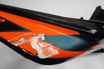 KTM 890 DUKE R 20 - НАКЛАДКА ОБТЕКАТЕЛЯ ТОПЛИВНОГО БАКА