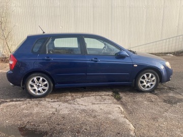 Kia Cerato Sedan 2.0 i 16V 143KM 2005 KIA CERATO liftback 2.0 143 KM, zdjęcie 10