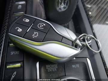 Maserati Levante 2023 Maserati Levante Levante 2023 3.0l 3.0 Benzyna 330KM, zdjęcie 11