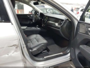 Volvo XC60 II 2025 Volvo XC 60 B5 Plus 2025 2.0 Benzyna 247KM, zdjęcie 9