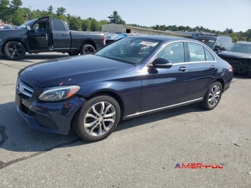 Mercedes Klasa C W205 2015 Mercedes-Benz Klasa C 2015 r., 2,0L 300 4MATIC 2.0 Benzyna 241KM