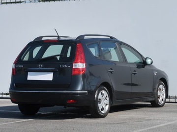 Hyundai i30 I CW Facelifting 1.4 DOHC 109KM 2011 Hyundai i30 1.4 CVVT, Klima, zdjęcie 4