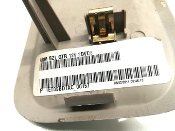 CHRYSLER GRAND VOYAGER PŘEDNÍ HNÍZDO 12 V 2011