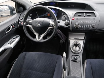 Honda Civic VIII Hatchback 3d 1.8 i-VTEC 140KM 2007 Honda Civic 1.8 i, Klima, Klimatronic, Tempomat, zdjęcie 6