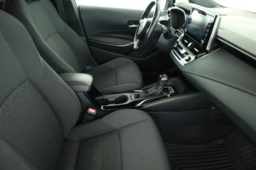 Toyota Corolla XII TS Kombi 1.8 Hybrid 122KM 2019 Toyota Corolla 1.8 Hybrid, Salon Polska, Automat, zdjęcie 6