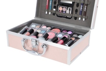 НАБОР ПАЛИТЫ ТЕНЕЙ ДЛЯ МАКИЯЖА COSMETIC CASE!
