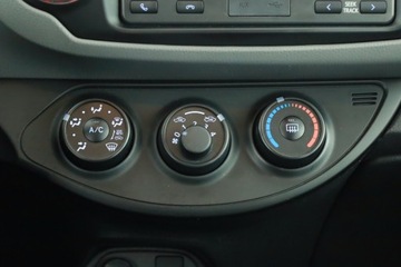 Toyota Yaris III Hatchback 5d Facelifting 1.0 VVT-i 69KM 2017 Toyota Yaris 1.0 VVT-i, Salon Polska, Serwis ASO, zdjęcie 9