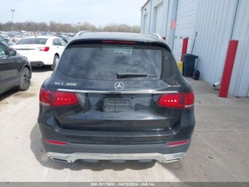 Mercedes GLC C253 2020 Mercedes-Benz GLC 2020r, 4Matic, 2.0L 2.0 Benzyna 255KM, zdjęcie 2
