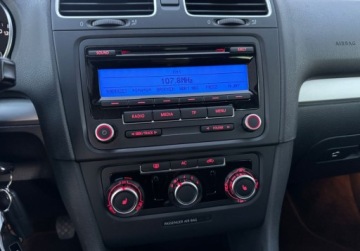 Volkswagen Golf VI Hatchback 5d 1.2 TSI 105KM 2010 Volkswagen Golf Nowy rozrzad, dwa komplety kol, bezwypadkowy, zadbany, zdjęcie 16