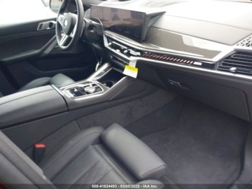 BMW X6 G06 2024 BMW X6 M60i 2024 4.4l 4.4 Benzyna 523KM, zdjęcie 9