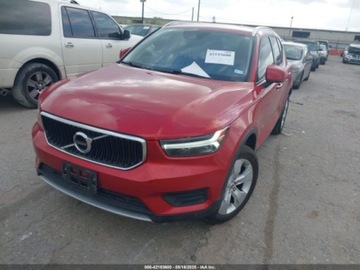 Volvo XC40 2022 Volvo XC 40 T4 Momentum 2022 2.0l 2.0 Benzyna 187KM, zdjęcie 1
