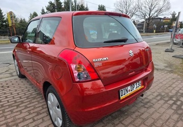 Suzuki Swift IV Hatchback 5d 1.3 92KM 2010 Suzuki Swift Benzynkasuper stanprosto z Niemiec 1.3 Benzyna 92KM, zdjęcie 5