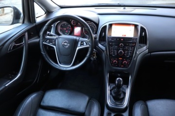 Opel Astra J Sports Tourer Facelifting 2.0 CDTI ECOTEC 165KM 2014 Opel Astra 2.0 CDTI, 162 KM, Navi, Xenon, Klima, zdjęcie 6