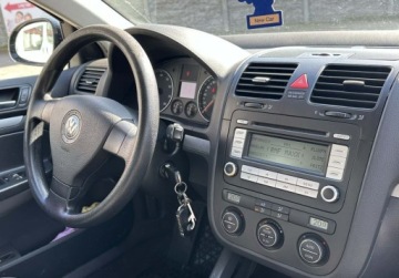 Volkswagen Jetta V 1.6 FSI 115KM 2006 Volkswagen Jetta 1.6 benzyna, 2006 1.6 Benzyna 115KM, zdjęcie 4