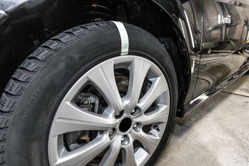 Moje Auto чернит пластик и резину.