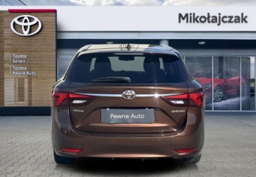 Toyota Avensis III Wagon Facelifting 2015 2.0 D-4D 143KM 2015 Toyota Avensis 2.0 D-4D Premium Salon PL Toyota Mikolajczak Leszno 2.0, zdjęcie 7