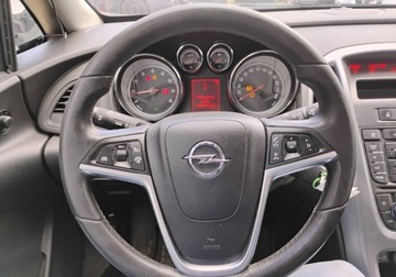 Opel Astra J Sedan 1.6 Twinport ECOTEC 115KM 2016 Opel Astra 2016r, Salonowa. 1.6 LPG. Uszkodzony prawy bok. Jezdzi. 1.6, zdjęcie 10