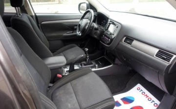 Mitsubishi Outlander III 2017 Mitsubishi Outlander 2.2DI-D 150KM 4WD 4x4 7osobowy Xenony Nawigacja Grzan, zdjęcie 10