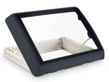 Okno dachowe z korbą Dometic