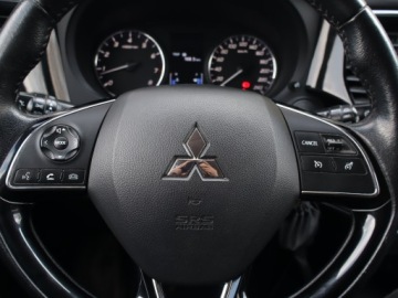 Mitsubishi Outlander III SUV Facelifting 2015 2.0 MIVEC 150KM 2016 Mitsubishi Outlander 2.0, GAZ, Klima, Klimatronic, zdjęcie 12