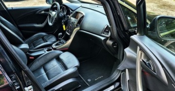 Opel Astra J Hatchback 5d 1.6 Turbo ECOTEC 180KM 2010 Opel Astra BENZYNA 180KM 5 drzwi NAWIGACJA super oakzja polecamy, zdjęcie 34