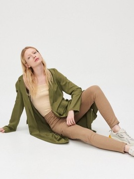 zielony khaki płaszcz cargo trencz H&M długi