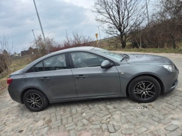 Chevrolet Cruze Sedan 2.0 TD 150KM 2010 Chevrolet Cruze Chevrolet Cruze 2,0 Diesel Zadbany Zamiana 2.0 Diesel 150KM, zdjęcie 5