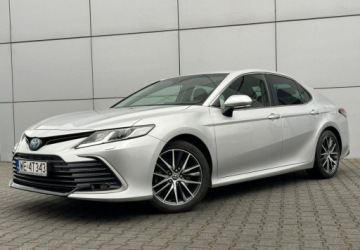 Toyota Camry IX Sedan 2.5 Hybrid Dynamic Force 218KM 2021 Toyota Camry Salon Polska Automat Navi Kamera Led 1 Wlasciciel FV23, zdjęcie 1