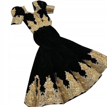 Welurowa suknia wieczorowa syrenka z koronką czarna