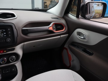 Jeep Renegade SUV 1.6 E-TorQ 110KM 2017 Jeep Renegade 1.6 E-torQ, Salon Polska, zdjęcie 7