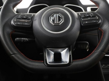 MG ZS I 2023 MG ZS niski przebieg PDC tempomat, zdjęcie 20