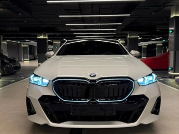 BMW Seria 5 G90-91 Touring 2.0 520d 197KM 2025 BMW Seria 5 520d xDrive Sport Sedan 2.0 (197KM) 2025, zdjęcie 5