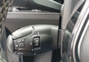 Peugeot 3008 II Crossover 1.2 PureTech 130KM 2017 Peugeot 3008 Bezwypadkowy - serwis - wersja Allure 1.2 Benzyna 131KM, zdjęcie 39