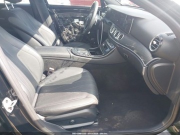 Mercedes Klasa E W213 2021 Mercedes-Benz Klasa E 350 4Matic 2021 2.0l 2.0 Benzyna 255KM, zdjęcie 9