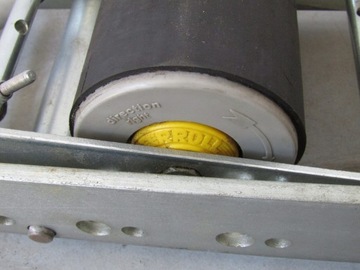 ТЯЖЕЛЫЙ РОЛИК С ТОРМОЗНЫМ РОЛИКОМ ДЛЯ ПОДДОНОВ 160х14см