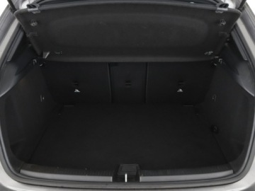 Mercedes Klasa A W177/V177 2020 Mercedes A 180 amg line automat virtual navi, zdjęcie 19