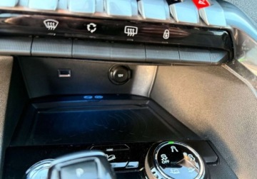 Peugeot 3008 II Crossover 1.6 THP 180KM 2019 Peugeot 3008 GT LINE 1.6PT 180ps AutoMat DachPanorama FullLed Bezwypadkowy, zdjęcie 33