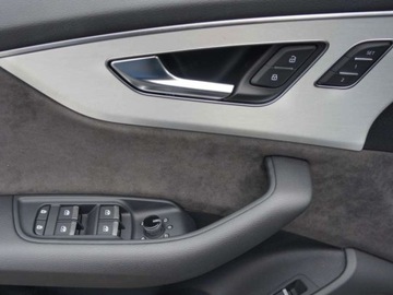 Audi Q7 II 2025 AUDI Q7 55 TFSI e quattro S Line Suv 3.0 (394KM) 2025, zdjęcie 11