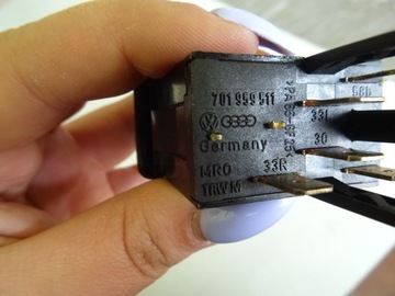 ПЕРЕКЛЮЧАТЕЛЬ ВОЗДУХА ВОЗДУХА VW T4 701959511 OEM