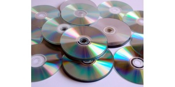 PŁYTY CD DVD DO DEKORACJI RÓŻNE Box 65 Szt. ZASKOCZ MUZYCZNMYM WYSTROJEM