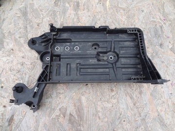 PODSTAWA POD AKUMULATOR 5Q0915321J AUDI A3 VW GOLF