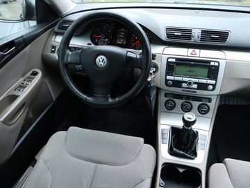 Volkswagen Passat B6 Sedan 2.0 TDI 140KM 2008 VW Passat 2.0 TDI, Salon Polska, Klima, zdjęcie 6