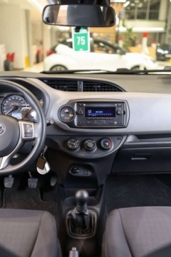 Toyota Yaris III Hatchback 5d Facelifting 2017 1.0 VVT-i 72KM 2020 Toyota Yaris 1.0 Active Benzyna 72KM, zdjęcie 19