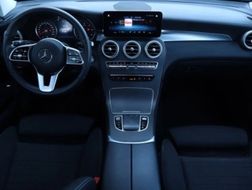 Mercedes GLC C253 SUV Facelifting 2.0 200d 163KM 2021 Mercedes GLC GLC 200 d 4MATIC, Salon Polska, zdjęcie 6