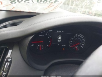 Kia Stinger Liftback 3.3 T-GDi 366KM 2018 Kia Stinger 2018 r., 3.3 L GT1 AWD 3.3 Benzyna 365KM, zdjęcie 7