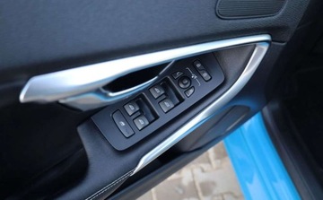 Volvo V40 II Cross Country 2.0 T3 DRIVE-E 152KM 2016 Volvo V40 Volvo V40 T3 RDesign 2.0 Benzyna 152KM, zdjęcie 17