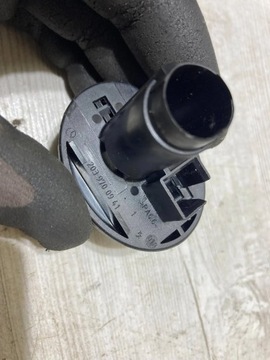 MERCEDES-BENZ C W203 2006 VODÍTKO PODHLAVNÍK SEDADLO PŘEDNÍ